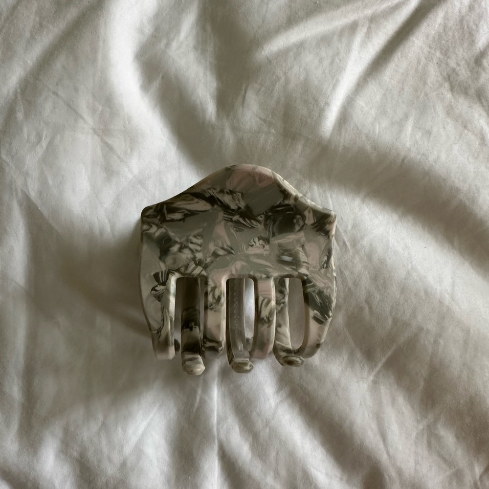 Anthropologie sage green, light pink, and white medium- sized hair clip